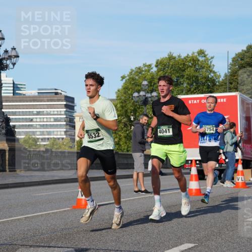 07.09.2025 - BARMER Alsterlauf Yannick Fuchs http://msf.ph/oto/8743519 07.09.2025 09:29:14 Laufen 5532, 4041, 5754 meine-sportfotos.de