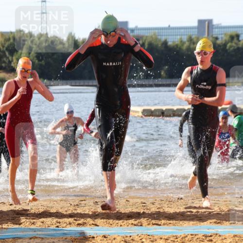 07.09.2025 - 19. Norderstedt Triathlon Luisa Fischer http://msf.ph/oto/8743569 07.09.2025 10:22:13 Schwimmen 86, 639, 648, 652, 655, 664, 667, 672, 673, 686 meine-sportfotos.de