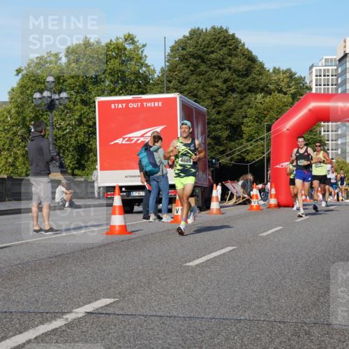 07.09.2025 - BARMER Alsterlauf Yannick Fuchs http://msf.ph/oto/8743607 07.09.2025 09:29:16 Laufen 4685, 345, 2012 meine-sportfotos.de