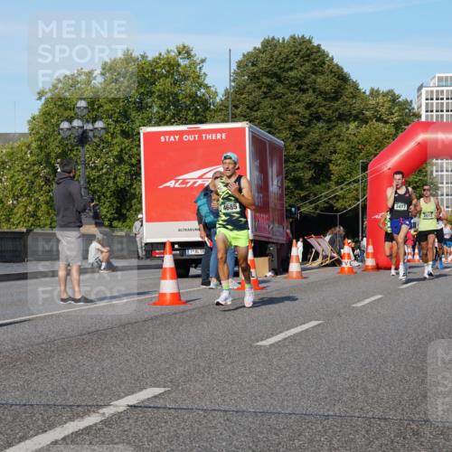 07.09.2025 - BARMER Alsterlauf Yannick Fuchs http://msf.ph/oto/8743630 07.09.2025 09:29:16 Laufen 4685, 3417, 2012 meine-sportfotos.de