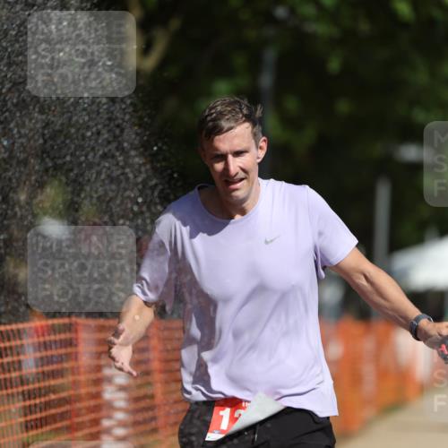 07.09.2025 - 19. Norderstedt Triathlon Michael Strokosch http://msf.ph/oto/8743639 07.09.2025 11:56:47 Laufen 1274 meine-sportfotos.de