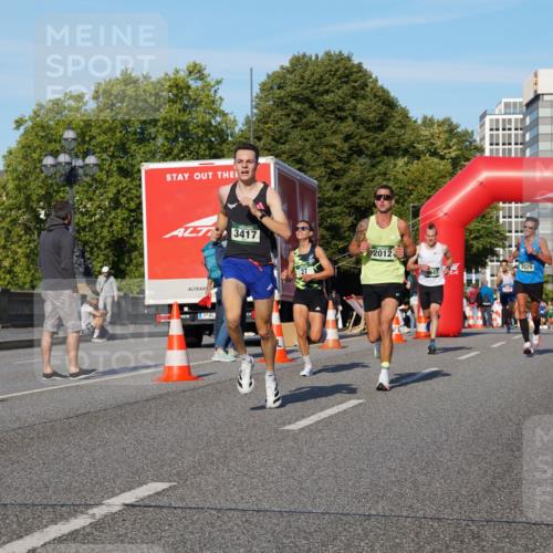 07.09.2025 - BARMER Alsterlauf Yannick Fuchs http://msf.ph/oto/8743688 07.09.2025 09:29:19 Laufen 3417, 2012, 2529 meine-sportfotos.de