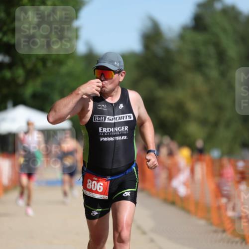 07.09.2025 - 19. Norderstedt Triathlon Michael Strokosch http://msf.ph/oto/8743777 07.09.2025 11:56:55 Laufen 806, 1176 meine-sportfotos.de