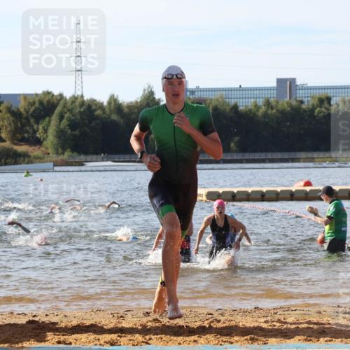 07.09.2025 - 19. Norderstedt Triathlon Luisa Fischer http://msf.ph/oto/8743797 07.09.2025 10:22:34 Schwimmen 68, 87, 108, 112, 663, 676, 680, 681, 690, 691 meine-sportfotos.de