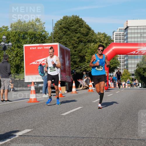 07.09.2025 - BARMER Alsterlauf Yannick Fuchs http://msf.ph/oto/8743807 07.09.2025 09:29:21 Laufen 4647, 2529 meine-sportfotos.de