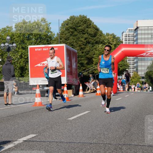07.09.2025 - BARMER Alsterlauf Yannick Fuchs http://msf.ph/oto/8743822 07.09.2025 09:29:22 Laufen 4647, 2529 meine-sportfotos.de