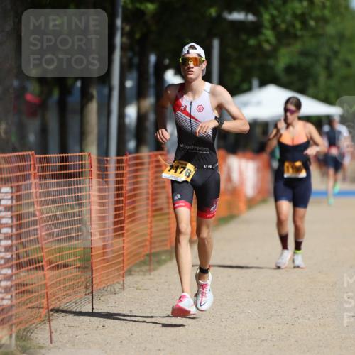 07.09.2025 - 19. Norderstedt Triathlon Michael Strokosch http://msf.ph/oto/8743827 07.09.2025 11:57:00 Laufen 806, 1176, 1195 meine-sportfotos.de