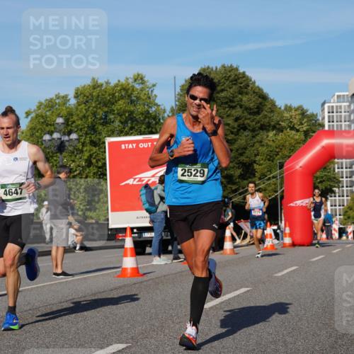 07.09.2025 - BARMER Alsterlauf Yannick Fuchs http://msf.ph/oto/8743882 07.09.2025 09:29:23 Laufen 7, 4647, 19, 2529, 2779 meine-sportfotos.de