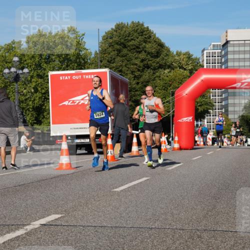07.09.2025 - BARMER Alsterlauf Yannick Fuchs http://msf.ph/oto/8744085 07.09.2025 09:29:39 Laufen 5924, 1 meine-sportfotos.de