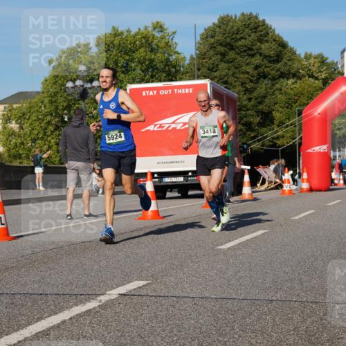 07.09.2025 - BARMER Alsterlauf Yannick Fuchs http://msf.ph/oto/8744124 07.09.2025 09:29:40 Laufen 5924, 1, 3418 meine-sportfotos.de