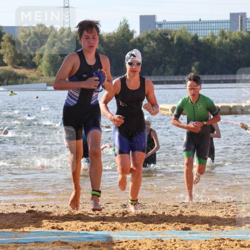 07.09.2025 - 19. Norderstedt Triathlon Luisa Fischer http://msf.ph/oto/8744174 07.09.2025 10:23:08 Schwimmen 58, 64, 93, 96, 119, 133, 669, 682, 685 meine-sportfotos.de