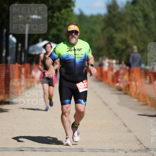 07.09.2025 - 19. Norderstedt Triathlon Michael Strokosch http://msf.ph/oto/8744319 07.09.2025 12:34:15 Laufen 1237, 1333, 1368 meine-sportfotos.de
