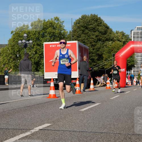 07.09.2025 - BARMER Alsterlauf Yannick Fuchs http://msf.ph/oto/8744328 07.09.2025 09:29:45 Laufen 4853, 5700 meine-sportfotos.de