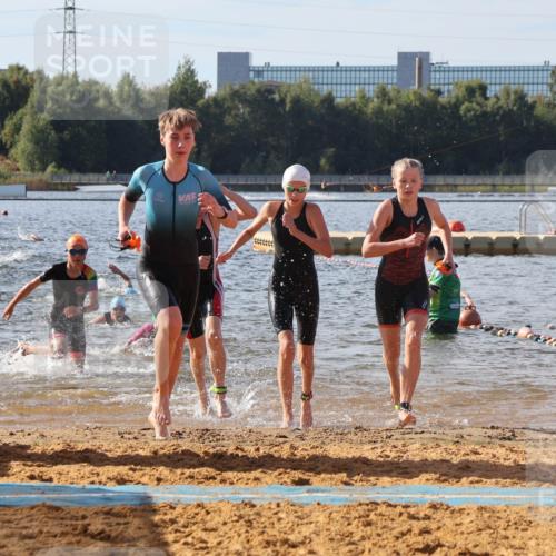 07.09.2025 - 19. Norderstedt Triathlon Luisa Fischer http://msf.ph/oto/8744433 07.09.2025 10:23:12 Schwimmen 58, 64, 93, 96, 119, 125, 133, 669, 682, 685 meine-sportfotos.de