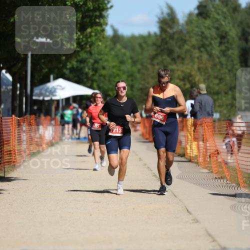 07.09.2025 - 19. Norderstedt Triathlon Michael Strokosch http://msf.ph/oto/8744463 07.09.2025 12:34:26 Laufen 696, 1213 meine-sportfotos.de