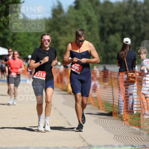 07.09.2025 - 19. Norderstedt Triathlon Michael Strokosch http://msf.ph/oto/8744534 07.09.2025 12:34:28 Laufen 696, 803, 1213, 1233 meine-sportfotos.de