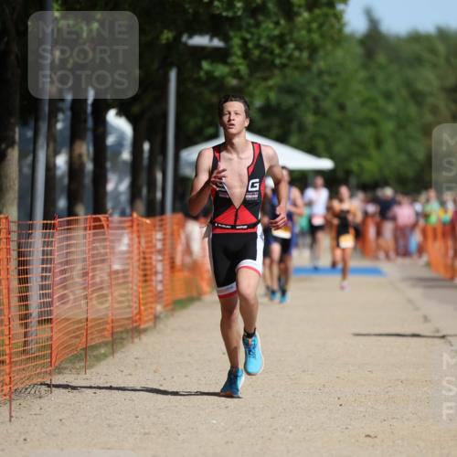 07.09.2025 - 19. Norderstedt Triathlon Michael Strokosch http://msf.ph/oto/8744555 07.09.2025 11:57:45 Laufen 300, 1186 meine-sportfotos.de