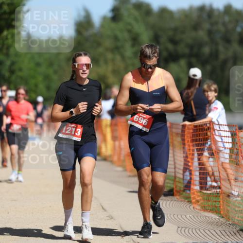 07.09.2025 - 19. Norderstedt Triathlon Michael Strokosch http://msf.ph/oto/8744572 07.09.2025 12:34:28 Laufen 696, 803, 1213, 1233 meine-sportfotos.de