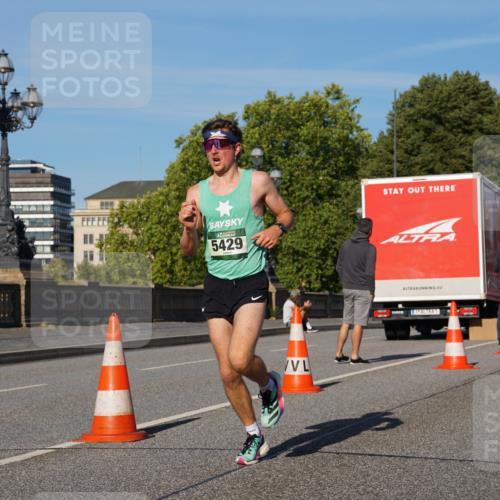 07.09.2025 - BARMER Alsterlauf Yannick Fuchs http://msf.ph/oto/8744579 07.09.2025 09:30:02 Laufen 5429, 5374 meine-sportfotos.de