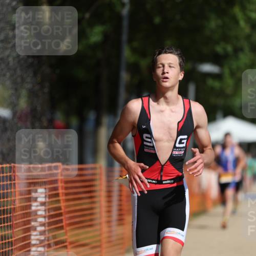 07.09.2025 - 19. Norderstedt Triathlon Michael Strokosch http://msf.ph/oto/8744610 07.09.2025 11:57:48 Laufen 300, 1179, 1186 meine-sportfotos.de