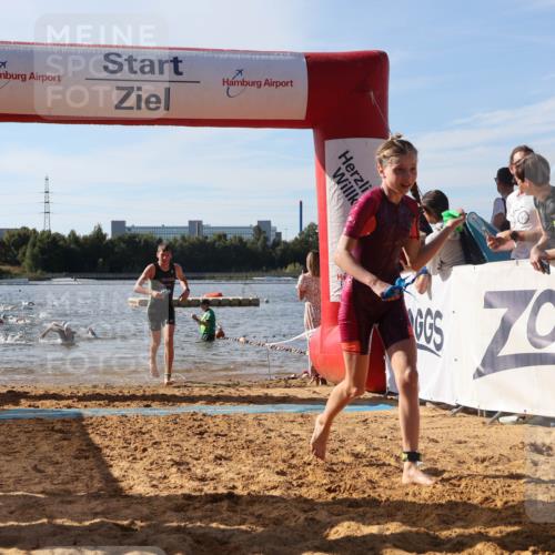 07.09.2025 - 19. Norderstedt Triathlon Luisa Fischer http://msf.ph/oto/8744643 07.09.2025 10:23:20 Schwimmen 64, 74, 96, 119, 125, 133, 668, 669, 682, 685 meine-sportfotos.de