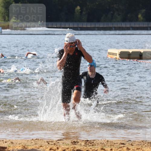 07.09.2025 - 19. Norderstedt Triathlon Luisa Fischer http://msf.ph/oto/8744670 07.09.2025 10:23:25 Schwimmen 74, 96, 125, 133, 651, 668, 682, 685, 689 meine-sportfotos.de