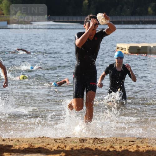 07.09.2025 - 19. Norderstedt Triathlon Luisa Fischer http://msf.ph/oto/8744682 07.09.2025 10:23:26 Schwimmen 74, 96, 125, 133, 637, 651, 668, 682, 689 meine-sportfotos.de