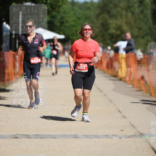 07.09.2025 - 19. Norderstedt Triathlon Michael Strokosch http://msf.ph/oto/8744691 07.09.2025 12:34:33 Laufen 696, 803, 1213, 1233 meine-sportfotos.de