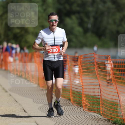 07.09.2025 - 19. Norderstedt Triathlon Michael Strokosch http://msf.ph/oto/8744728 07.09.2025 11:57:51 Laufen 300, 1179, 1186, 1211 meine-sportfotos.de