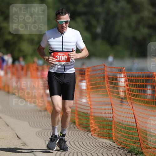07.09.2025 - 19. Norderstedt Triathlon Michael Strokosch http://msf.ph/oto/8744742 07.09.2025 11:57:51 Laufen 300, 1179, 1186, 1211 meine-sportfotos.de