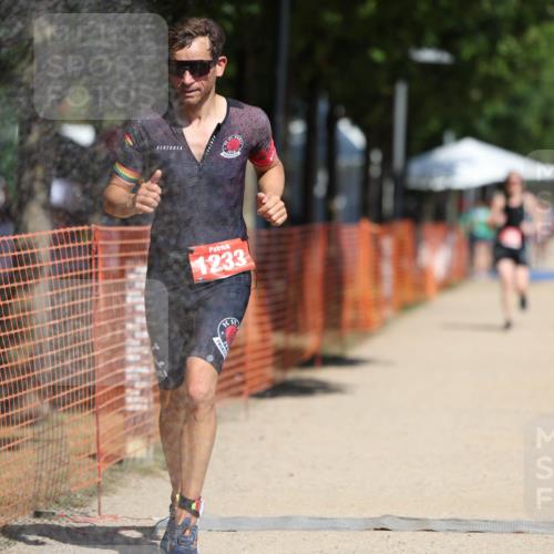 07.09.2025 - 19. Norderstedt Triathlon Michael Strokosch http://msf.ph/oto/8744767 07.09.2025 12:34:35 Laufen 226, 803, 1233 meine-sportfotos.de