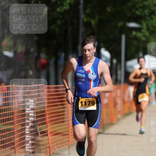 07.09.2025 - 19. Norderstedt Triathlon Michael Strokosch http://msf.ph/oto/8744777 07.09.2025 11:57:53 Laufen 300, 1179, 1211 meine-sportfotos.de