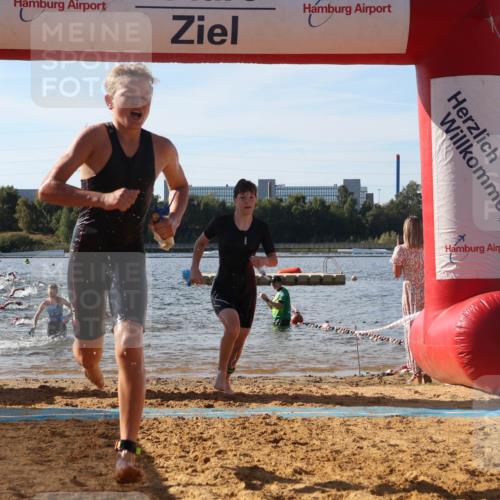 07.09.2025 - 19. Norderstedt Triathlon Luisa Fischer http://msf.ph/oto/8744875 07.09.2025 10:23:31 Schwimmen 74, 76, 637, 651, 668, 678, 689 meine-sportfotos.de