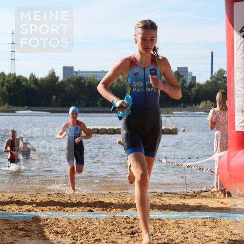 07.09.2025 - 19. Norderstedt Triathlon Luisa Fischer http://msf.ph/oto/8744926 07.09.2025 10:23:37 Schwimmen 57, 76, 107, 637, 651, 661, 678, 689 meine-sportfotos.de