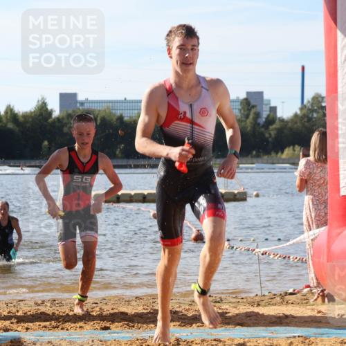 07.09.2025 - 19. Norderstedt Triathlon Luisa Fischer http://msf.ph/oto/8745006 07.09.2025 10:23:42 Schwimmen 57, 76, 107, 637, 643, 661, 678, 689 meine-sportfotos.de