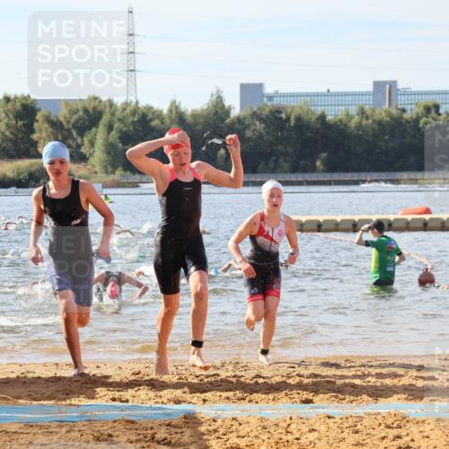 07.09.2025 - 19. Norderstedt Triathlon Luisa Fischer http://msf.ph/oto/8745186 07.09.2025 10:24:02 Schwimmen 70, 71, 75, 89, 113, 114, 636 meine-sportfotos.de