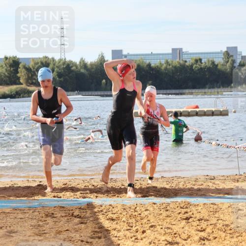 07.09.2025 - 19. Norderstedt Triathlon Luisa Fischer http://msf.ph/oto/8745194 07.09.2025 10:24:03 Schwimmen 70, 71, 75, 89, 113, 114, 635, 636 meine-sportfotos.de