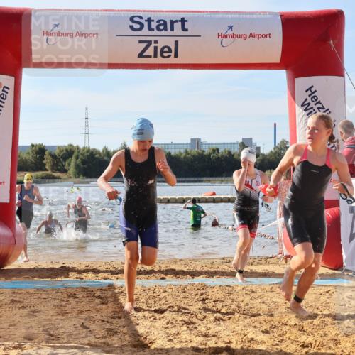 07.09.2025 - 19. Norderstedt Triathlon Luisa Fischer http://msf.ph/oto/8745213 07.09.2025 10:24:04 Schwimmen 71, 75, 89, 113, 114, 635, 636 meine-sportfotos.de