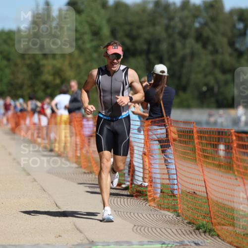 07.09.2025 - 19. Norderstedt Triathlon Michael Strokosch http://msf.ph/oto/8745276 07.09.2025 12:35:31 Laufen 151, 845, 851 meine-sportfotos.de
