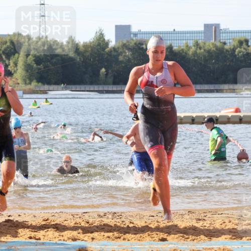 07.09.2025 - 19. Norderstedt Triathlon Luisa Fischer http://msf.ph/oto/8745298 07.09.2025 10:24:12 Schwimmen 60, 71, 75, 102, 105, 113, 115, 134, 635, 636, 660, 665 meine-sportfotos.de