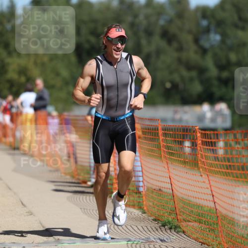 07.09.2025 - 19. Norderstedt Triathlon Michael Strokosch http://msf.ph/oto/8745316 07.09.2025 12:35:32 Laufen 151, 851 meine-sportfotos.de