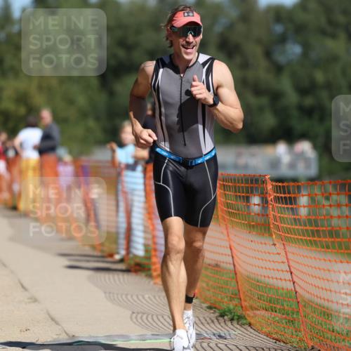 07.09.2025 - 19. Norderstedt Triathlon Michael Strokosch http://msf.ph/oto/8745336 07.09.2025 12:35:32 Laufen 151, 851 meine-sportfotos.de