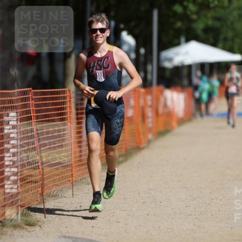 07.09.2025 - 19. Norderstedt Triathlon Michael Strokosch http://msf.ph/oto/8745354 07.09.2025 11:58:29 Laufen 185, 1172, 1182 meine-sportfotos.de