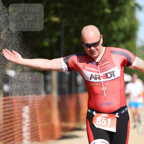 07.09.2025 - 19. Norderstedt Triathlon Michael Strokosch http://msf.ph/oto/8745416 07.09.2025 12:35:36 Laufen 140, 151, 697, 851, 1220 meine-sportfotos.de