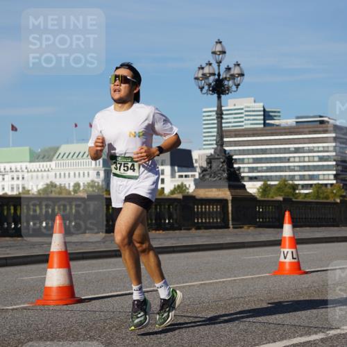 07.09.2025 - BARMER Alsterlauf Yannick Fuchs http://msf.ph/oto/8745443 07.09.2025 09:31:01 Laufen 3754, 8128 meine-sportfotos.de