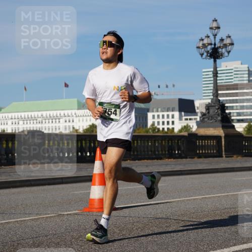 07.09.2025 - BARMER Alsterlauf Yannick Fuchs http://msf.ph/oto/8745453 07.09.2025 09:31:01 Laufen 754 meine-sportfotos.de