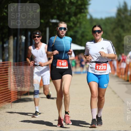 07.09.2025 - 19. Norderstedt Triathlon Michael Strokosch http://msf.ph/oto/8745521 07.09.2025 12:35:41 Laufen 140, 697, 737, 1220 meine-sportfotos.de