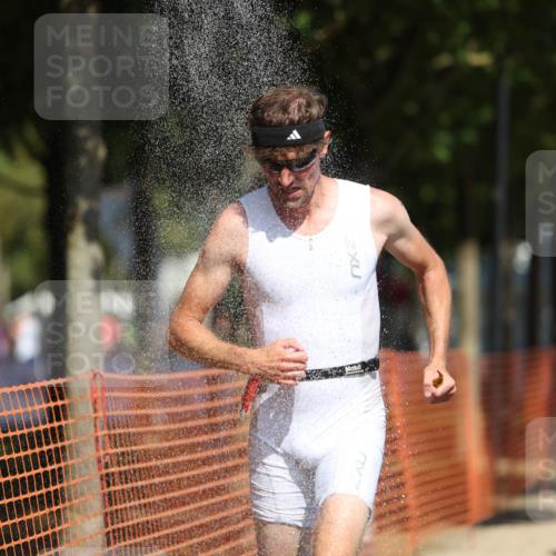 07.09.2025 - 19. Norderstedt Triathlon Michael Strokosch http://msf.ph/oto/8745552 07.09.2025 12:35:43 Laufen 140, 697, 737, 1220 meine-sportfotos.de