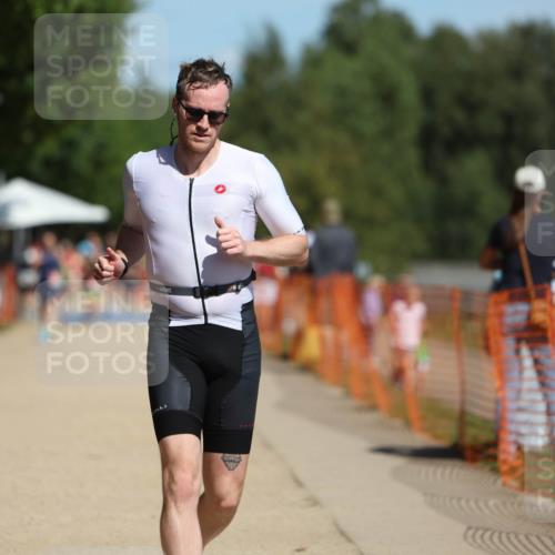 07.09.2025 - 19. Norderstedt Triathlon Michael Strokosch http://msf.ph/oto/8745575 07.09.2025 12:35:46 Laufen 140, 697, 737, 1220 meine-sportfotos.de