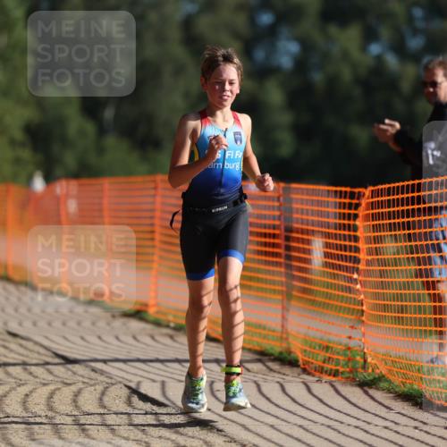 07.09.2025 - 19. Norderstedt Triathlon Michael Strokosch http://msf.ph/oto/8745583 07.09.2025 09:43:36 Laufen 562, 591 meine-sportfotos.de